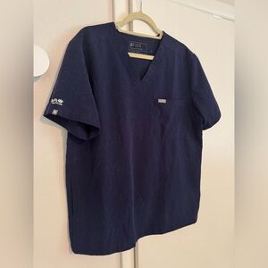 Figs Men’s Large Navy Scrub Top